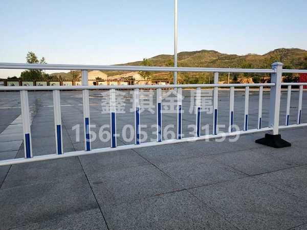 道路護欄